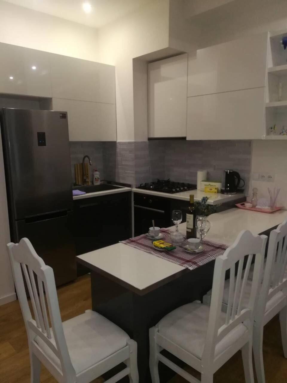Ikas Apartment Тбилиси Екстериор снимка